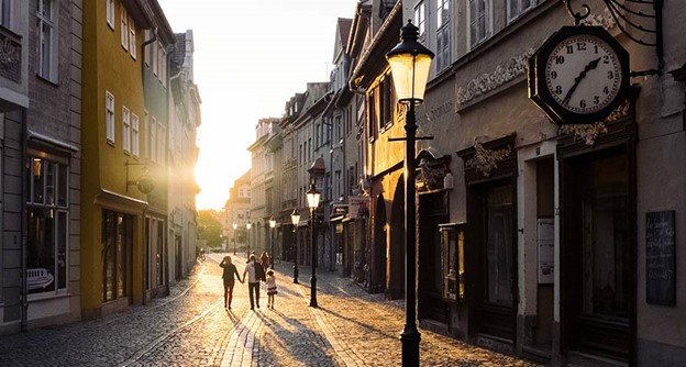 Beacon Hill Residents Push To Replace Gas Lamps With LED Lighting