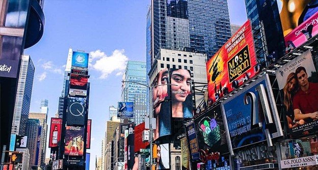 How Digital Signage Can Keep Your Customers Happy