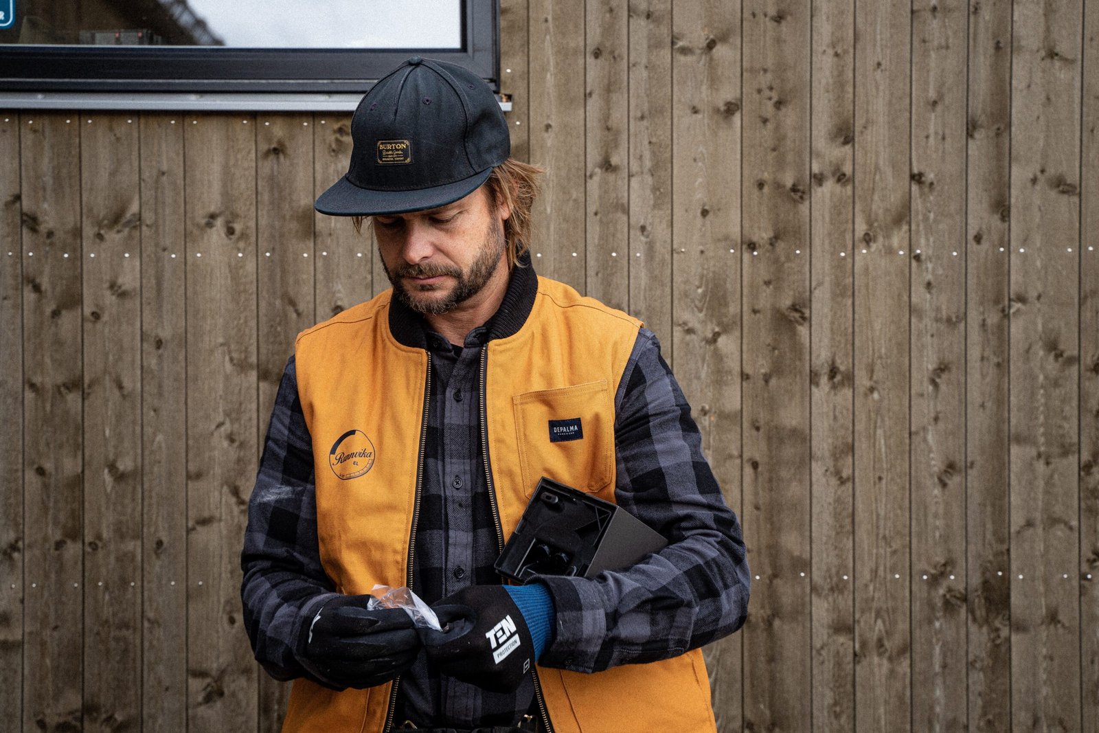 Commercial electrician